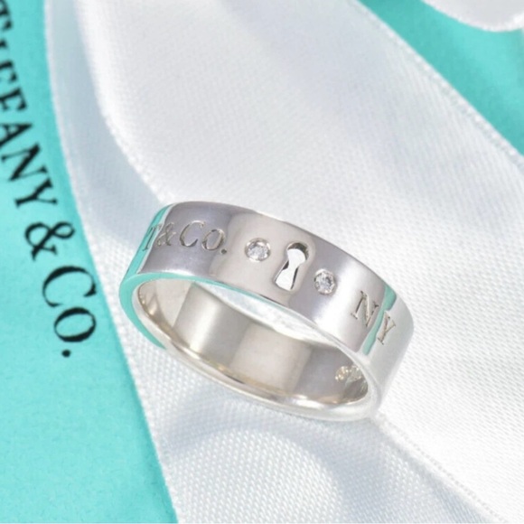 Rare Tiffany & Co. Double Diamond Keyhole Ring-Tiffany Locks Collection Like New - Picture 1 of 6
